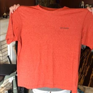 Large Columbia athletic tee